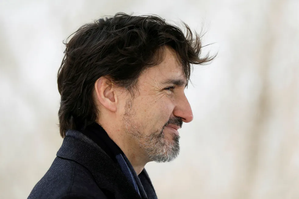 Jobs: Canadian PM Trudeau looks to maintain oilfield jobs