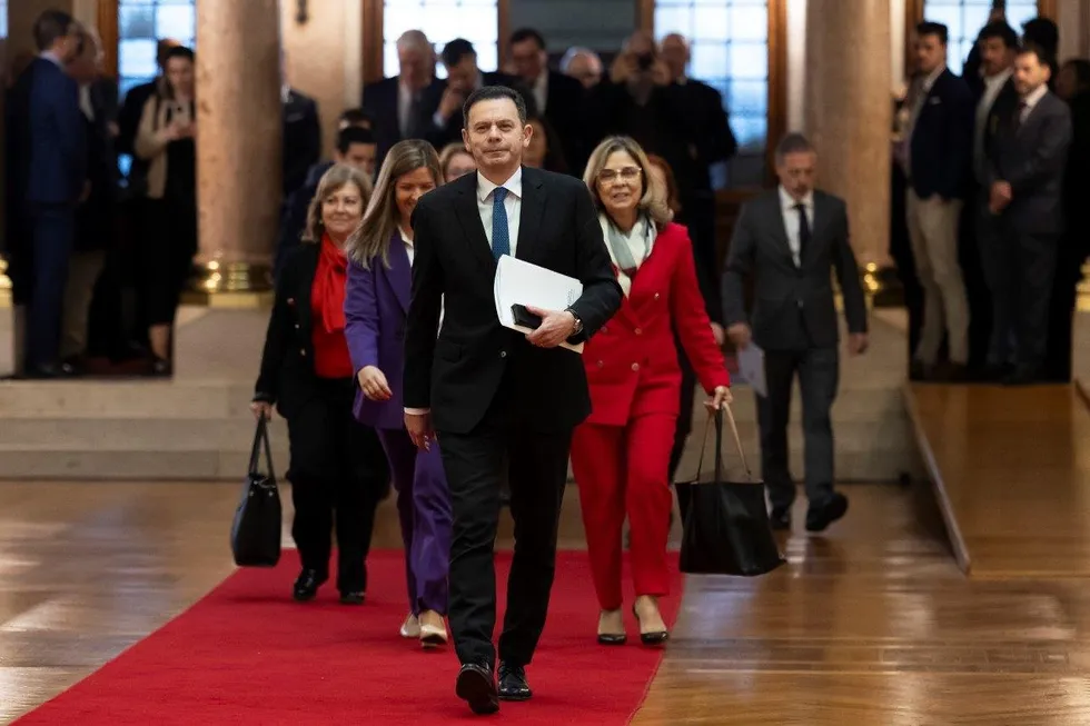 Prime Minister Luís Montenegro and members of the Government heading towards the discussion on the vote of confidence, in the Portuguese parliament