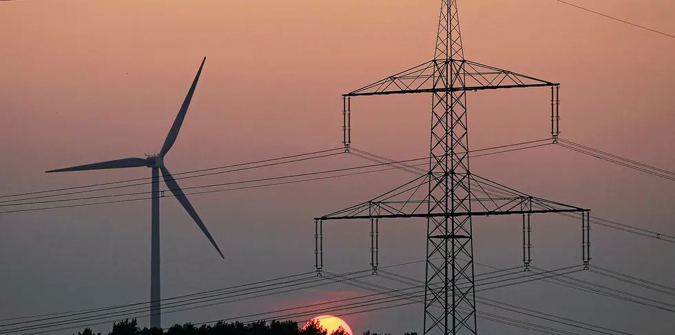 US Midwest utilities to study grid upgrades for more clean energy