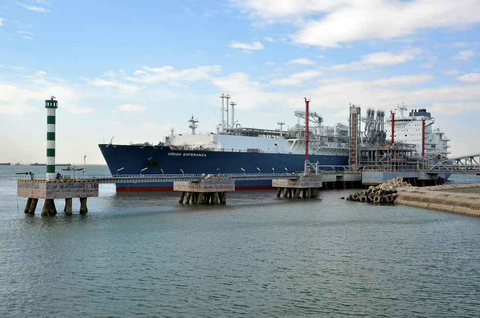 Hoegh Esperanza: the unit now docks in Tianjin as an LNG carrier during the off season