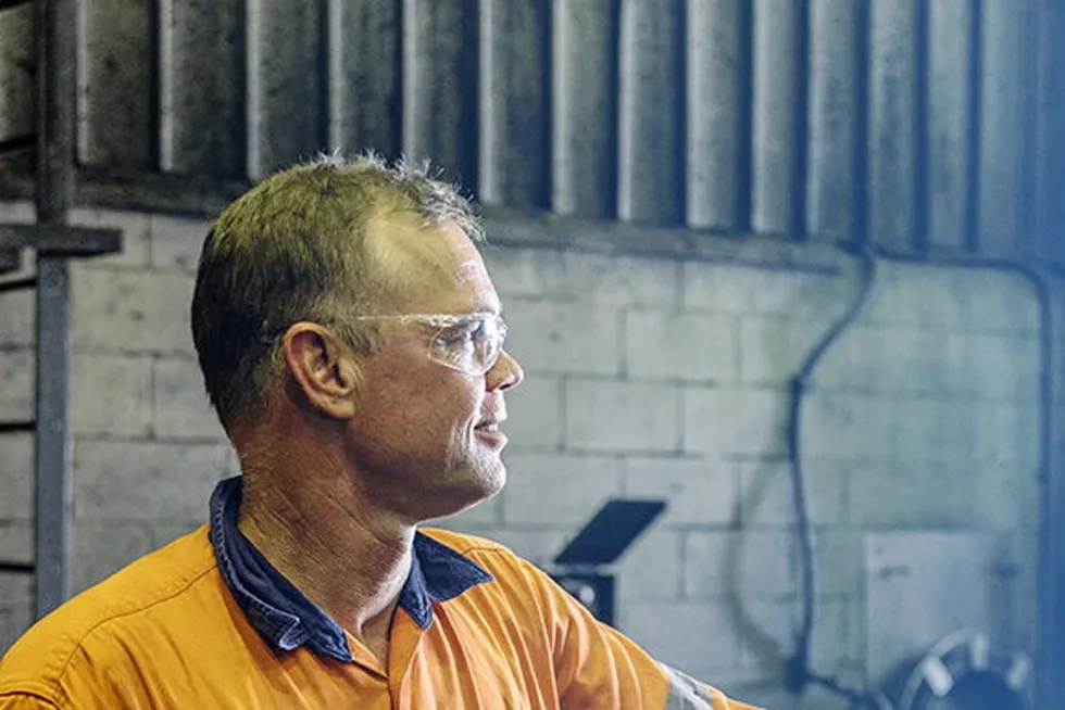 Lower revenues: a worker for Cimic subsidiary UGL