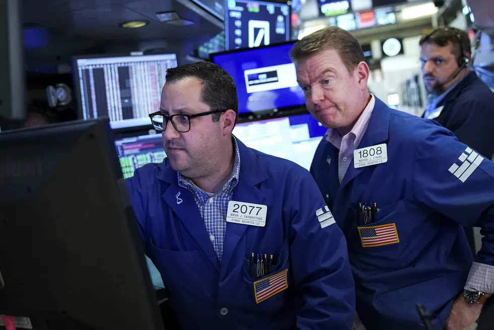 Waiting: prices slipped ahead of the G20 and Opec meetings