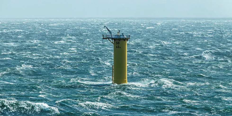 Sandbank array during its construction in the German North Sea