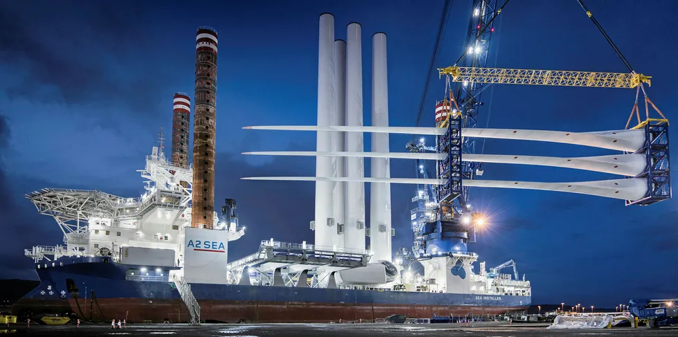 Load-off of wind turbine rotor blades on A2Sea vessel for installation off UK