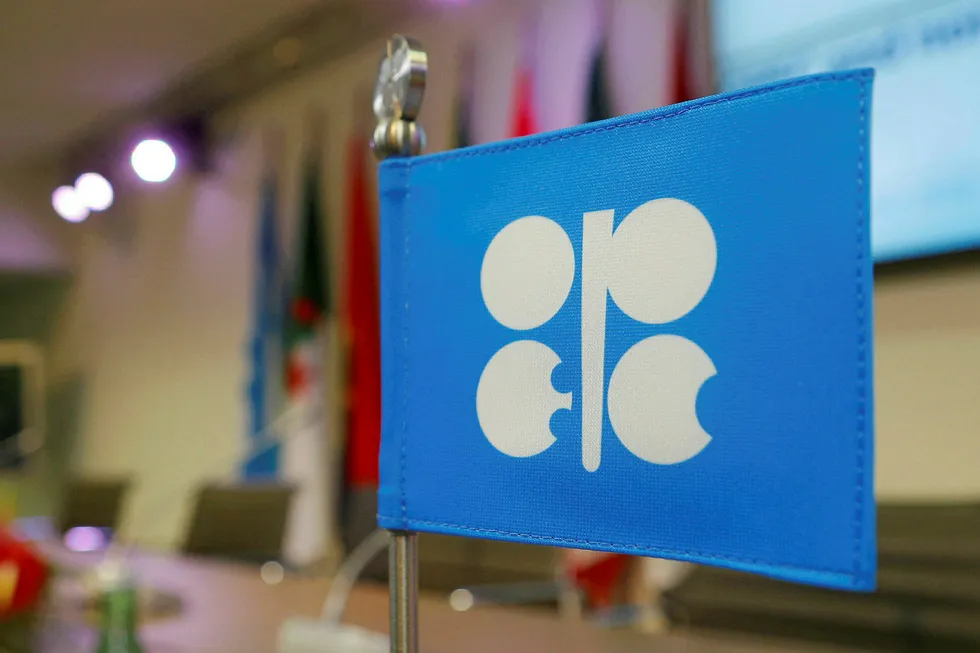 Hope for Opec output cuts