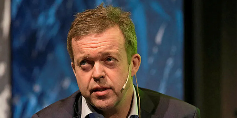 Mowi CEO Alf-Helge Aarskog apologized to NL's Fisheries Minister Thursday.