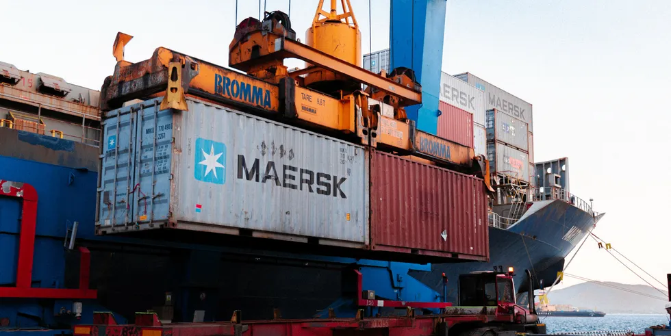 Russian Fishery Company (RFC) has started shipping products in reefer containers from the port of Vladivostok.