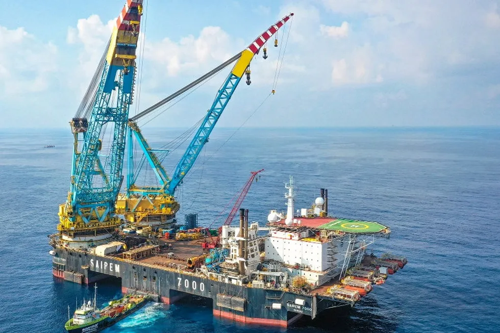 Slow work: the Saipem S7000