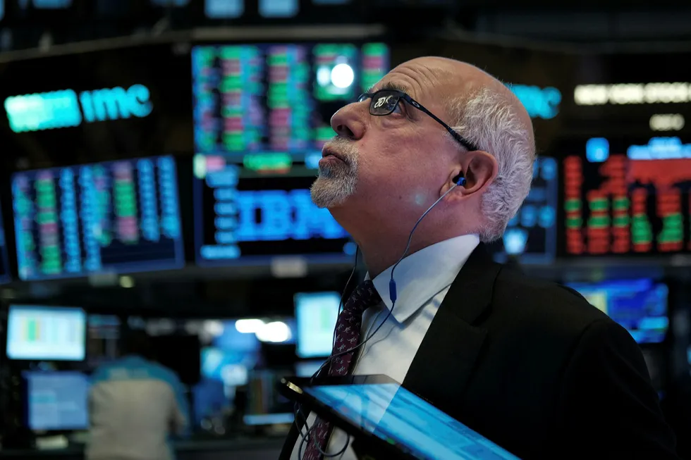 Oil price: Falls amid trade worries