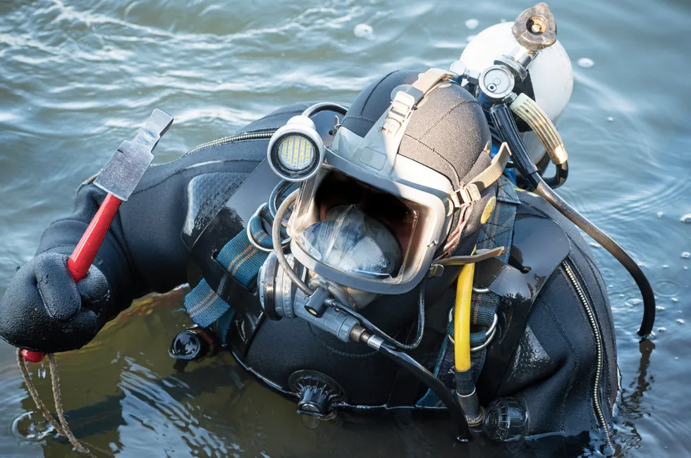 Diver safety is once again under scrutiny in Chile's salmon farming industry.
