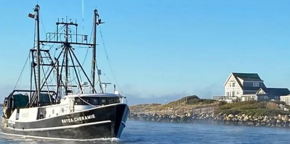 Oceano now owns 100 percent of Sea Fresh, which describes itself as one of the largest processors of wild-caught loligo squid in the United States.