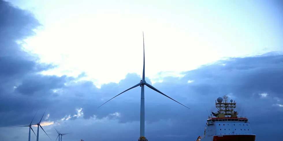 Statoil's pioneering Hywind units on their way to Scotland