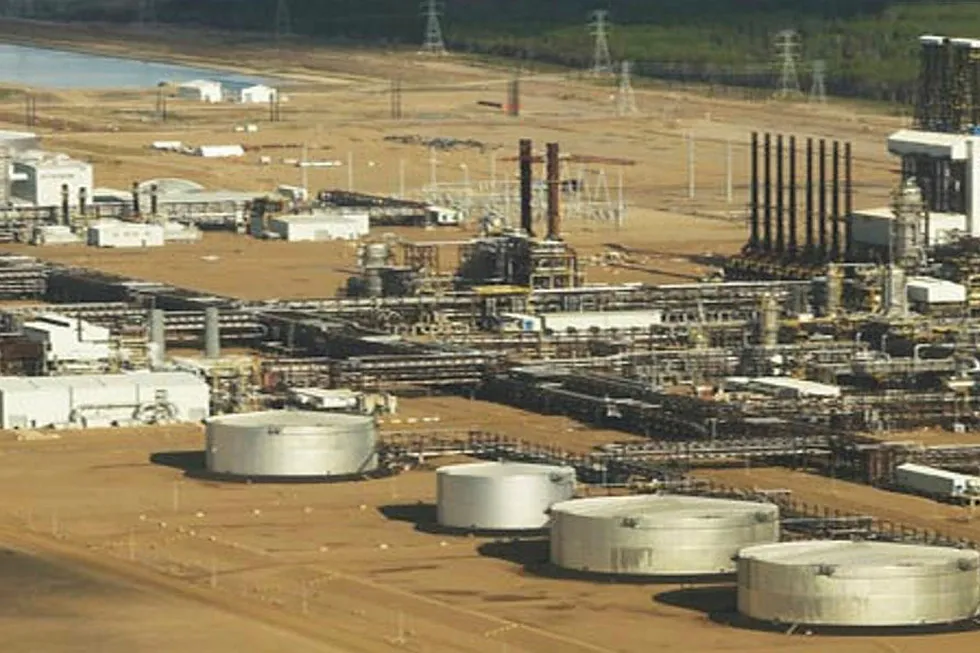 Horizon oil sands project: expansion boosted output