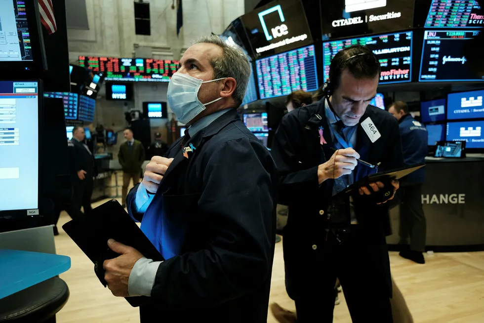 Lockdown measures ease: oil extends rally