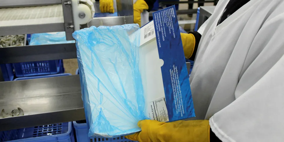 Chinese provinces have been testing samples of Ecuadorian shrimp for coronavirus ever since the country banned three producers from importing into the country.