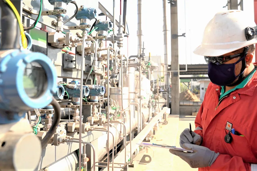 Kick-off: for Shell's small-scale LNG scheme in Hazira, India