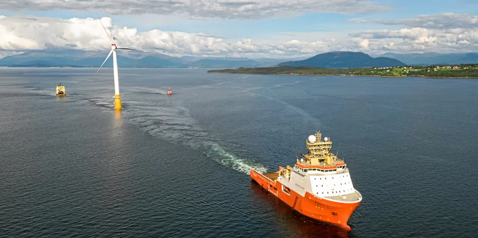 One of five 6MW Siemens Gamesa being towed out to Hywind Scotland in 2017