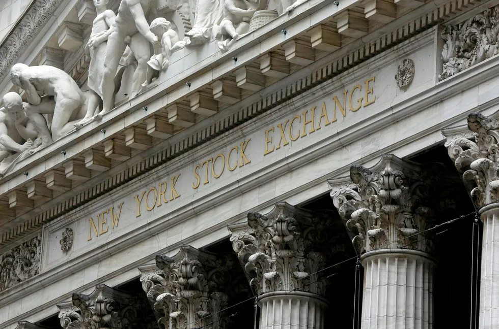 US trading: crude price has been sinking all day on Monday