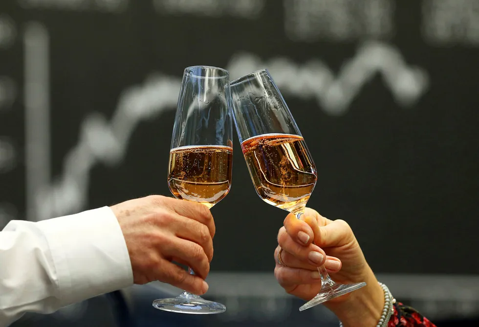 Oil price: Brent crude futures settled at $52.20 a barrel