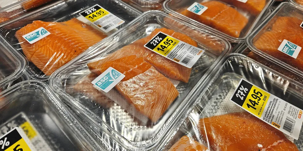 Low harvest volumes and smaller sizes took a toll on salmon prices this week.