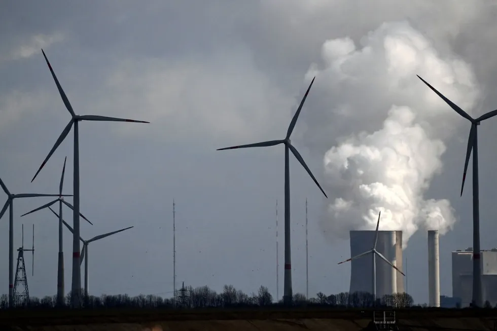 Energy transition: stronger climate policy could provide a boost to jobs in the energy sector according to new research