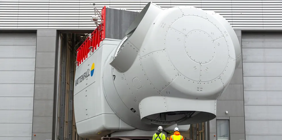 The first Siemens Gamesa 11MW SG11.0-200DD offshore wind turbine nacelle rolls out