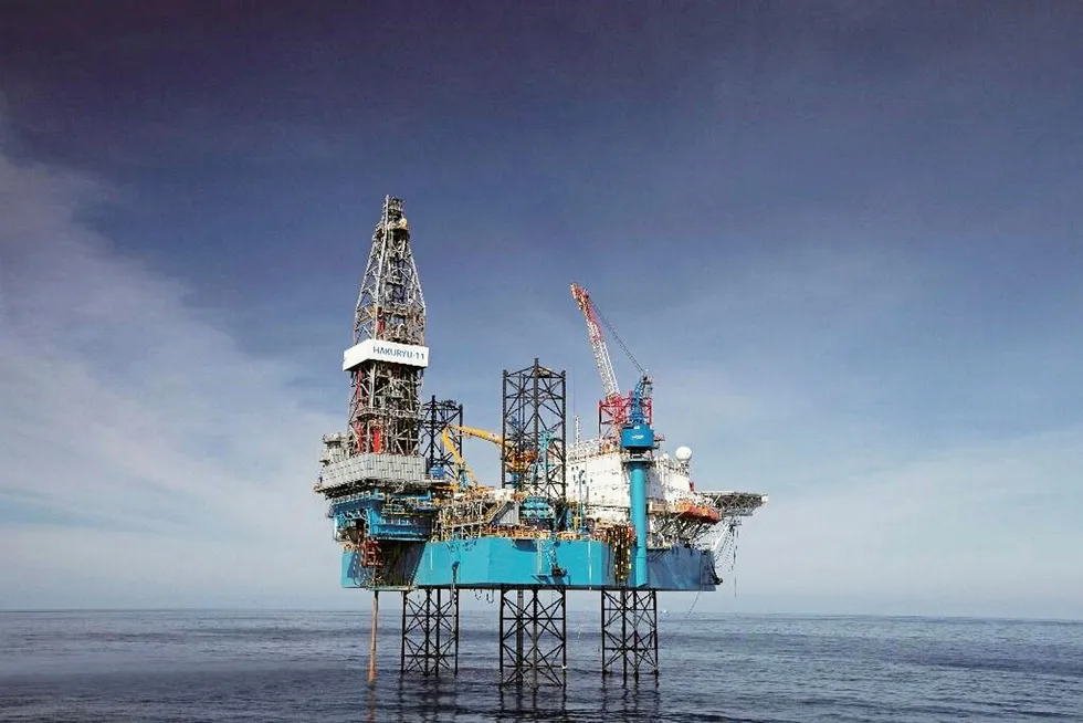Heading for Hokkaido: the jack-up drilling rig Hakuryu 11