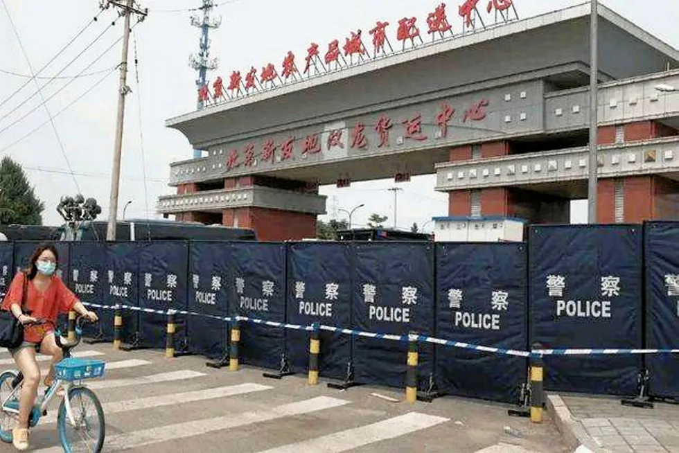 Policy blocks off Xinfadi market Sunday to lockdown the infected area