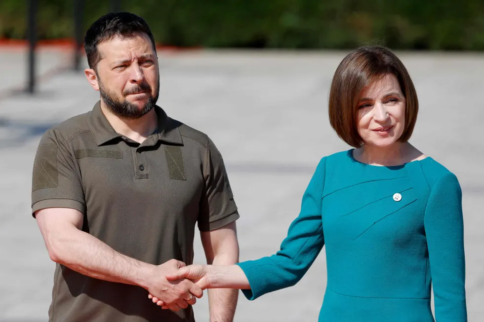 President of Ukraine Volodymyr Zelensky (left) and President of Moldova Maia Sandu.