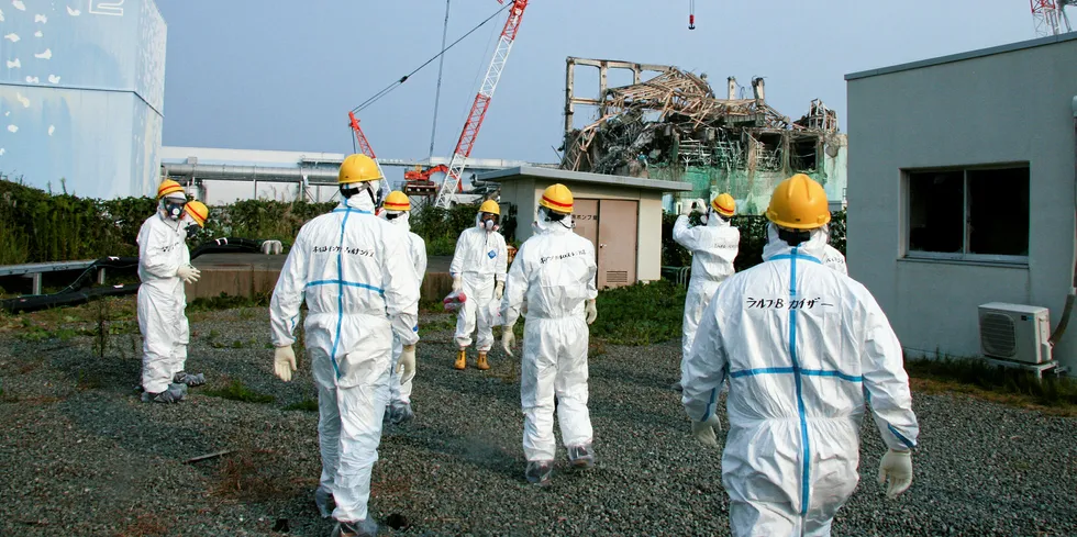 The IAEA International Remediation Expert Mission examines Reactor Unit 3 during the team’s visit today to TEPCO’s Fukushima Daiichi Nuclear Power plant.