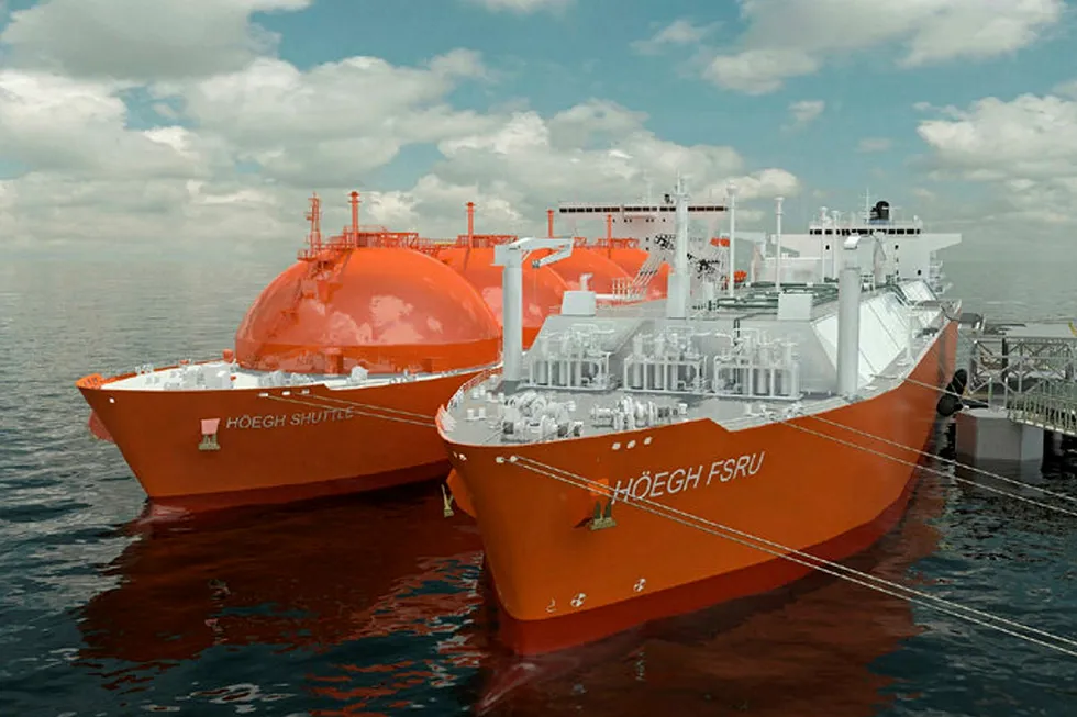 Sister vessel: Hoegh FSRU at Jetty