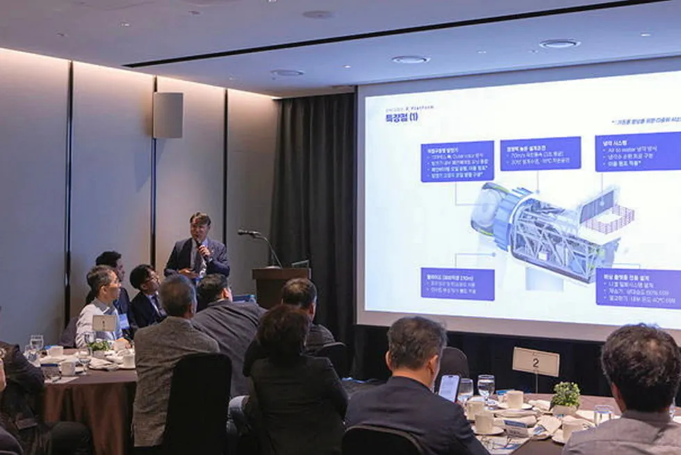 Unison presents its new offshore wind turbine to Korean industry experts and utility companies.