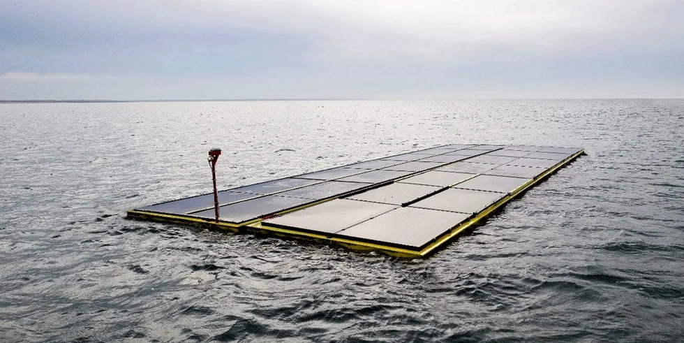 Oceans of Energy Zon op Zee floating solar prototype off the Netherlands.