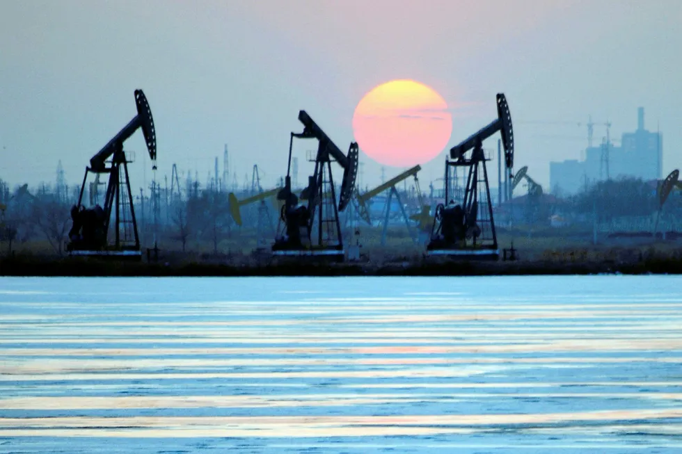 Oil steady: heading into weekend
