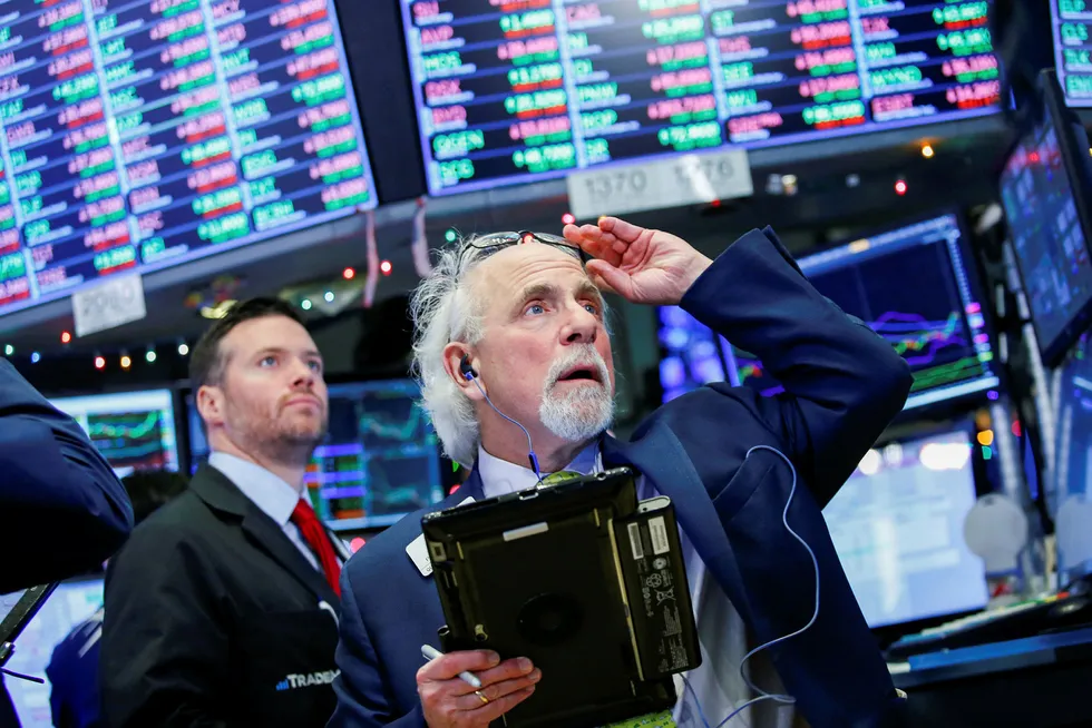 Oil price: Brent crude futures dropped 4.24%, or $2.31, to settle at $52.16 a barrel
