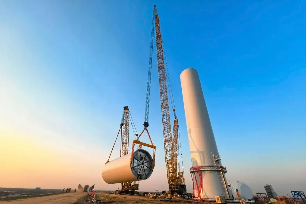 The wind farm will feature five 25MW turbines and ten 20MW machines.