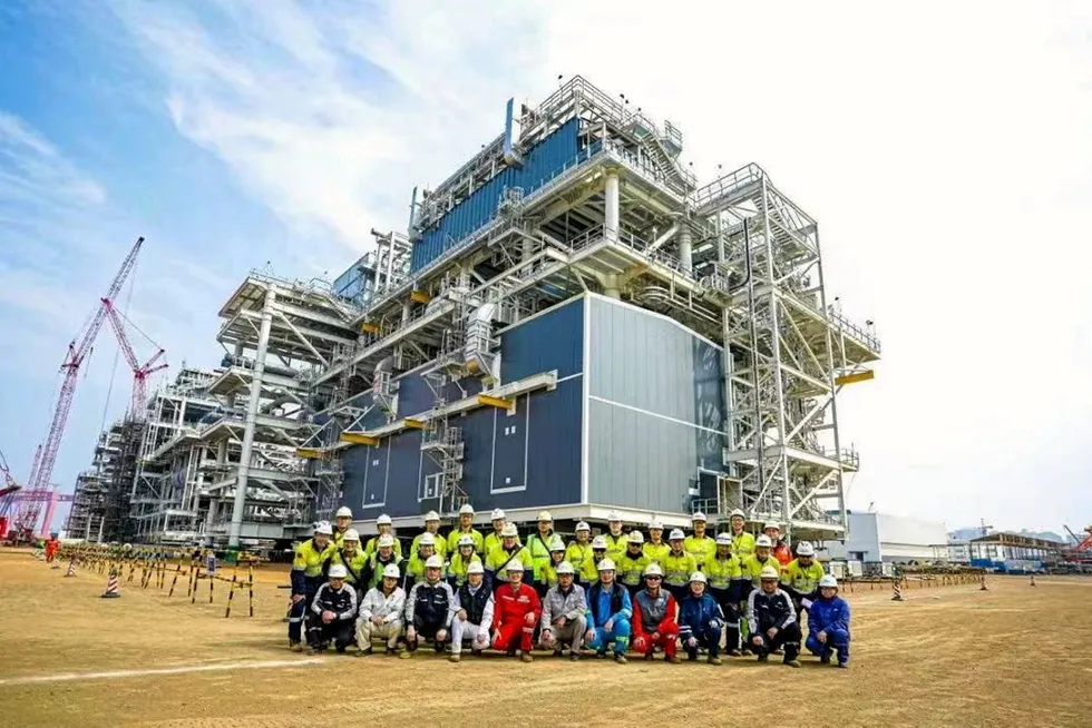 Loadout: COOEC delivers two acid gas removal modules for LNG Canada project