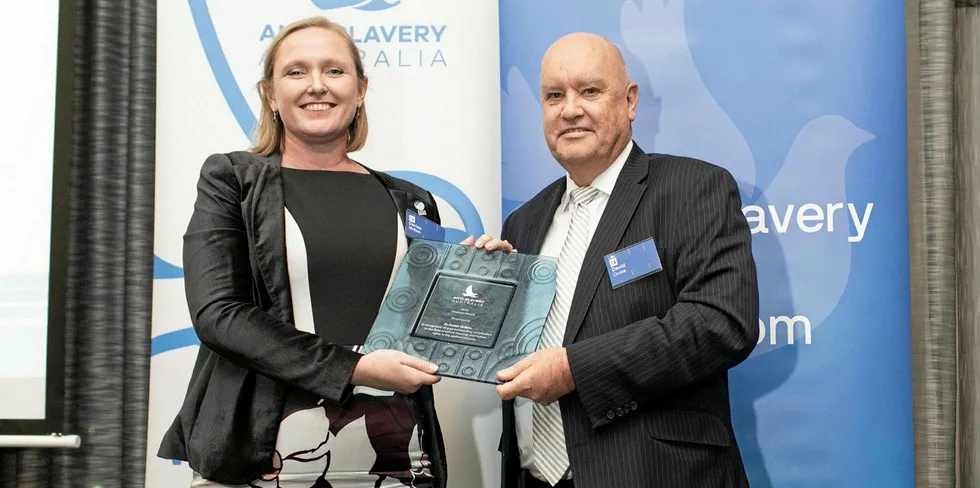 Thai Union’s Global Director of Corporate Affairs and Sustainability, Darian McBain, receiving the 2019 Freedom Award from David Cooke, CEO of Konica Minolta Australia.