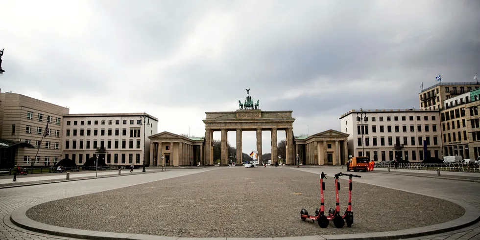 No tourists and empty streets in front of the Brandenburg Gate due to the Coronavirus