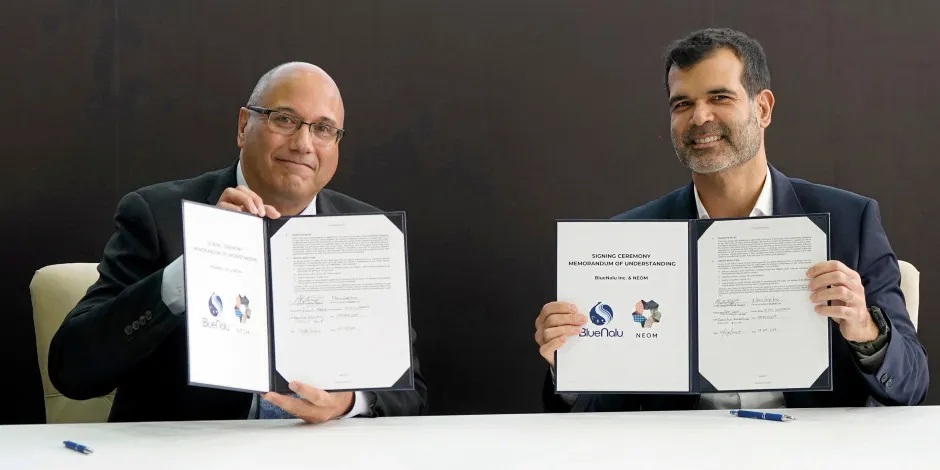 From left to right: Lou Cooperhouse of BlueNalue and Carlos Motamayor, executive director of NEOM Food.