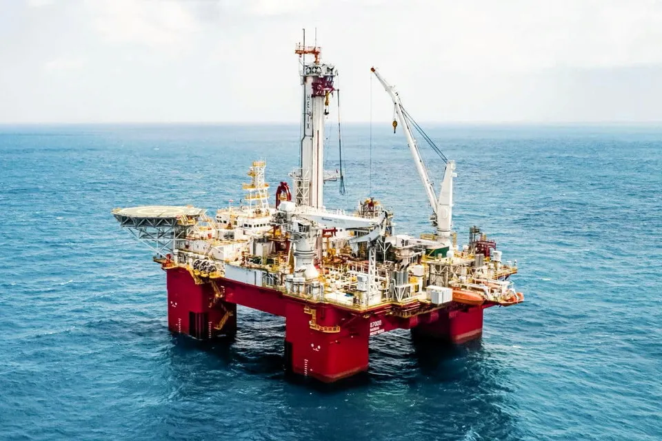 The semi-submersible Helix Q7000.