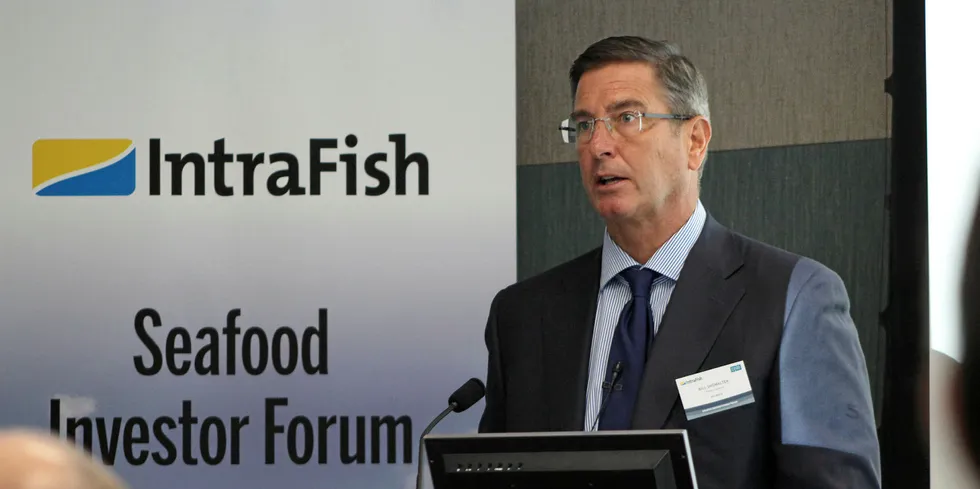 Bill Showalter, CEO Young's leaves as longtime seafood exec takes over.