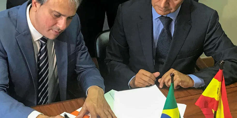 Ceara state governor Camilo Santana signs the agreement alongside Jealsa global group President Jesus Manoel Alonso.
