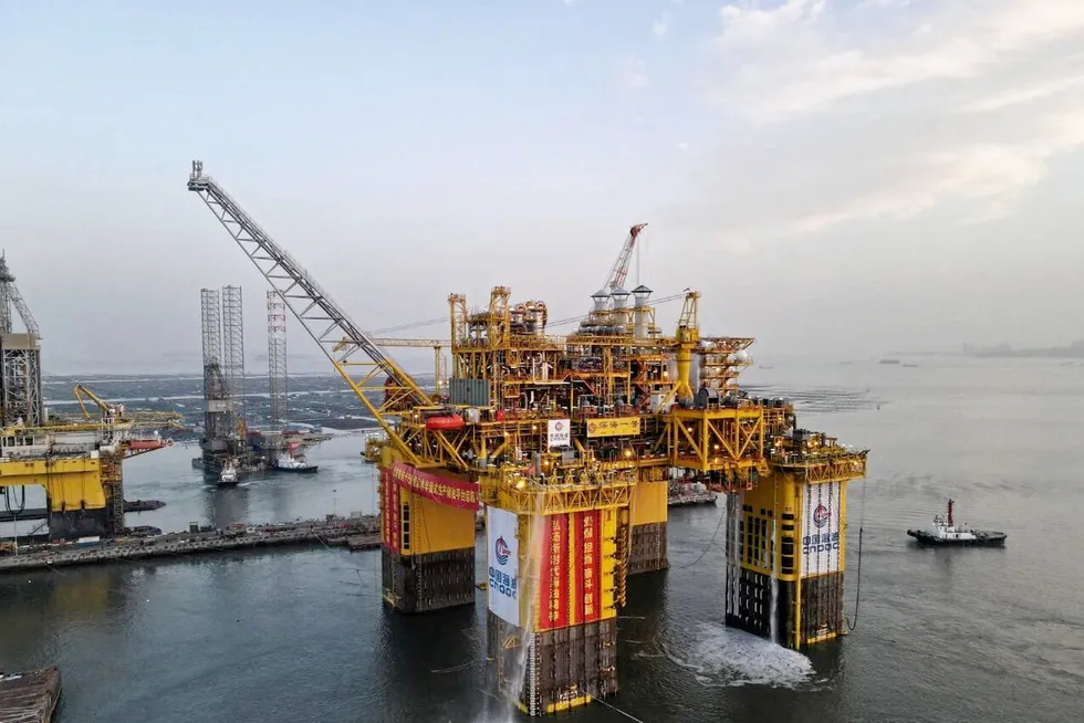 Shen Hai Yi Hao: deep-water floater ready for action