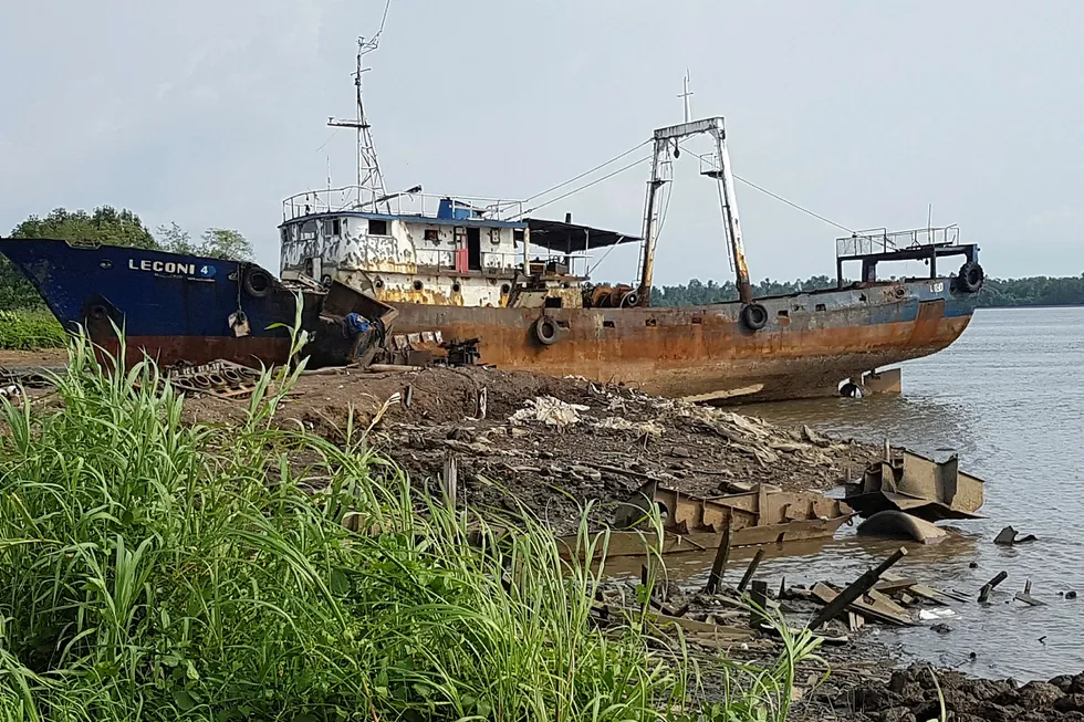 Cameroon: the Wouri River, near Douala