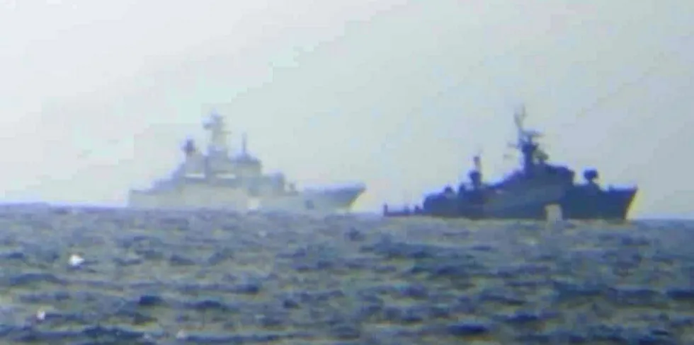 Russian warships encountered the US pollock fleet.