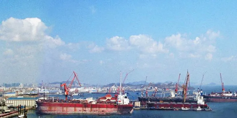 The situation is complicated by the fact that both Dalian and Qingdao are key Chinese ports where frozen fish products from Russia are delivered by vessels.
