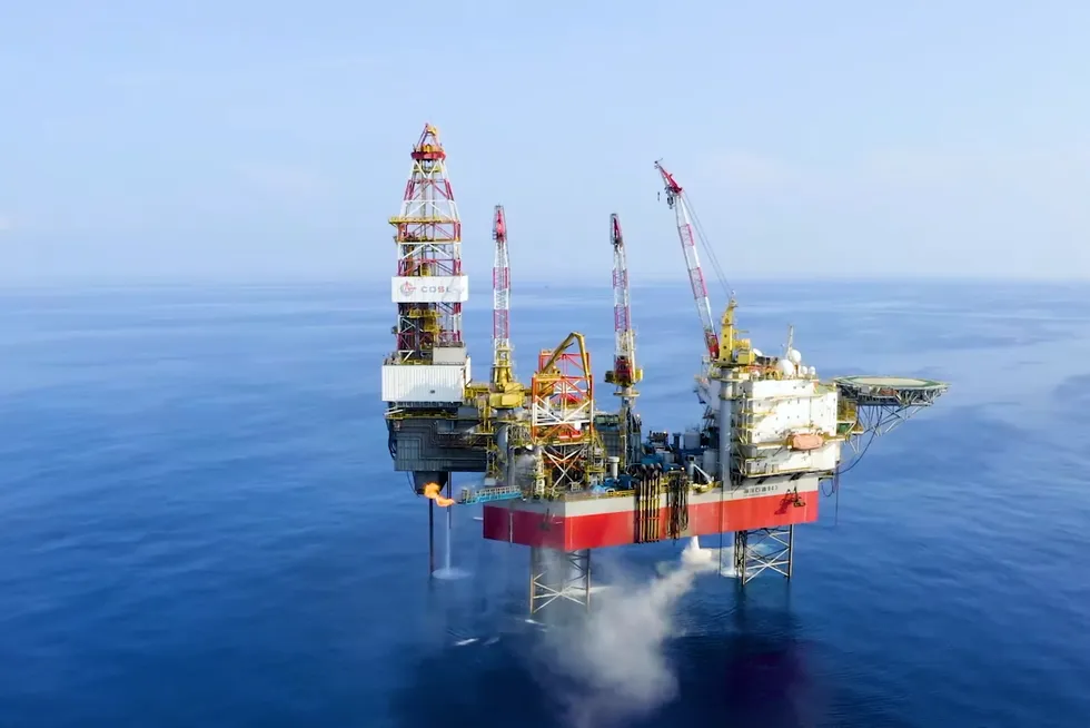 The jack-up Haiyangshiyou 943 drilled the discovery well HZ19-6-3