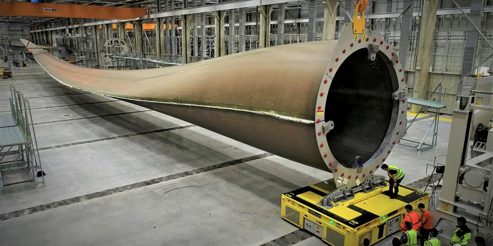 GE / LM Wind Power LM 107.0P blade