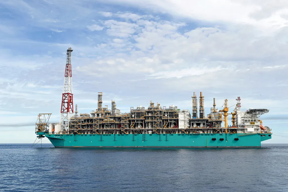 Maiden job: PFLNG Satu arriving at the Kanowit gas field offshore Sarawak in May 2016